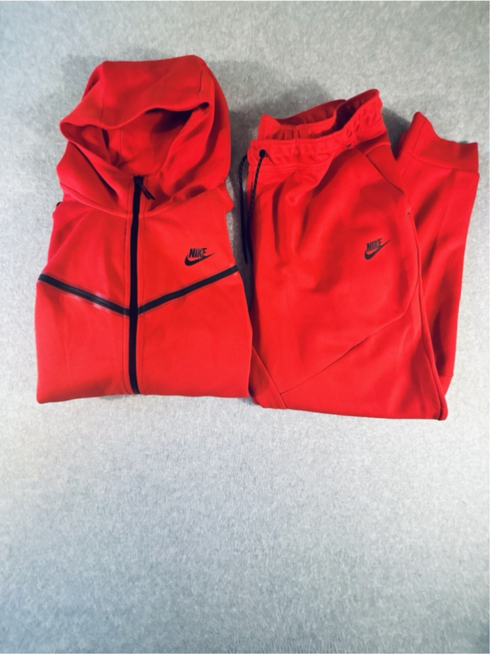 Nike Tech Fleece Men’s XL Red Black Full-Zip Hoodie Jogger Pants Set